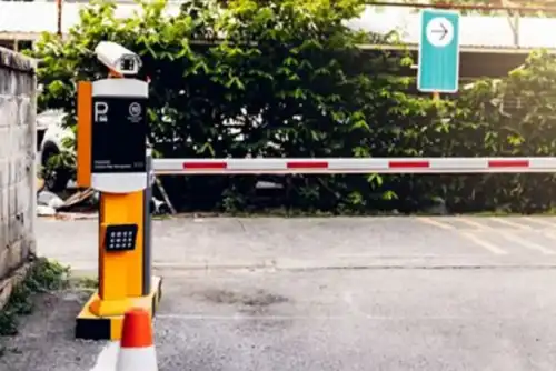 LPR camera for parking management