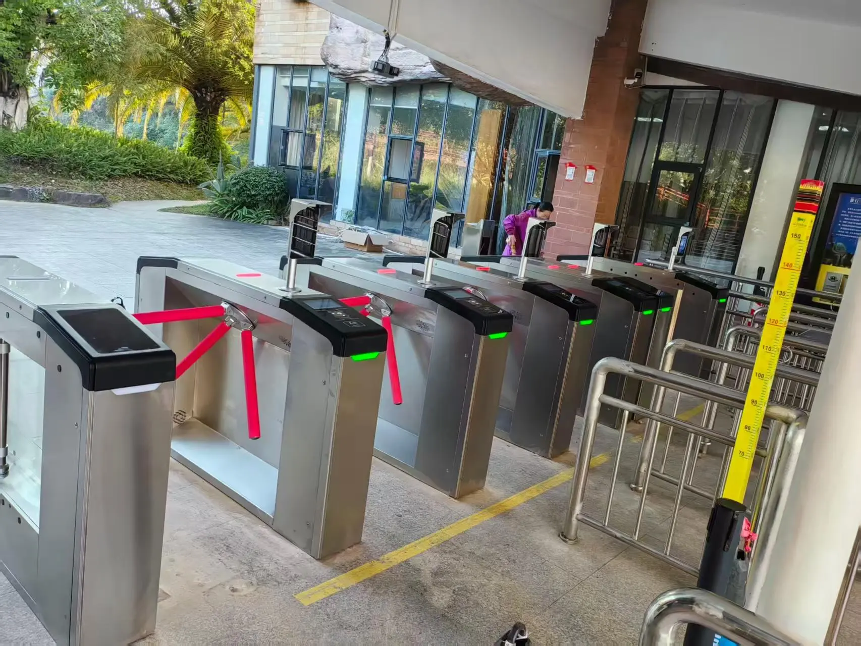 Bridge-Style Tripod Turnstile for Premium Facilities manufacturer Bridge-Style Tripod Turnstile for Premium Facilities manufacturer