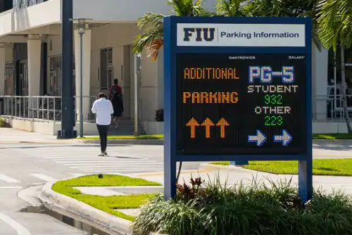Outdoor parking guidance direction LED display screen